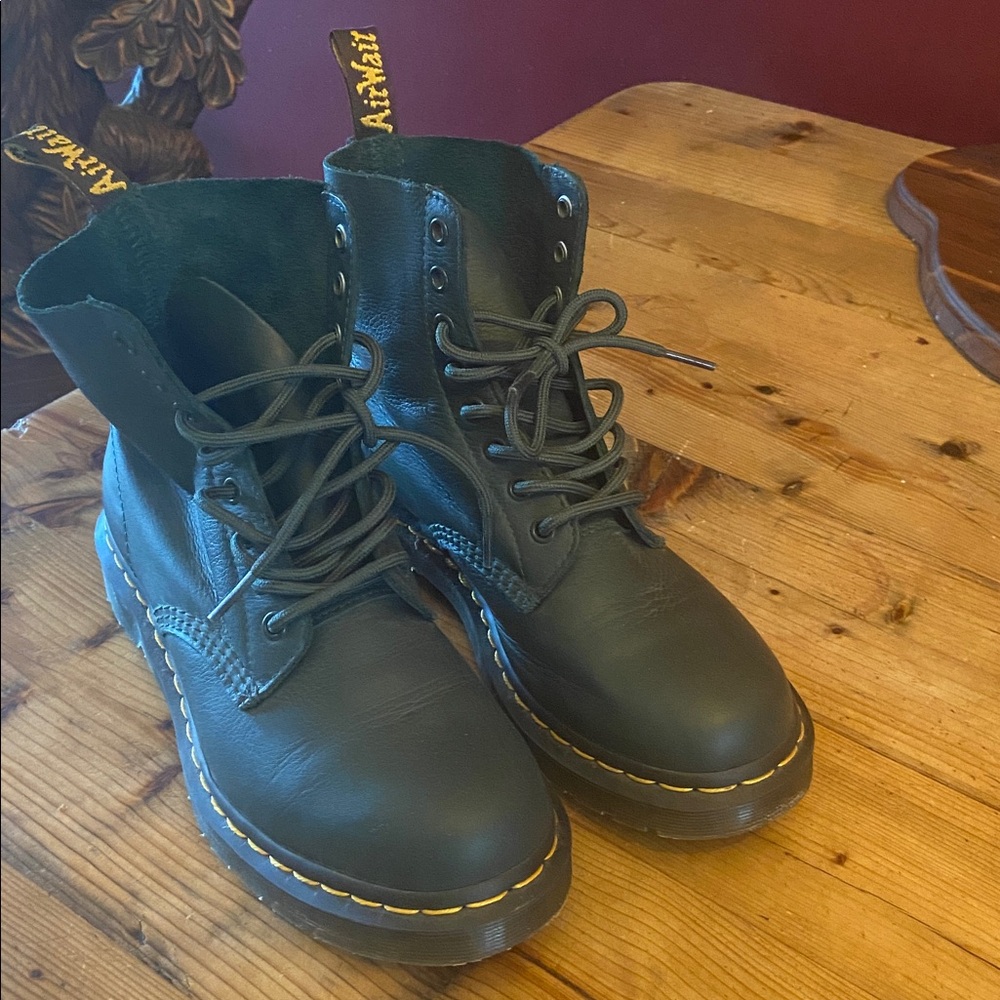 Dr. Martens Pascal Green lace up Boots size 8
